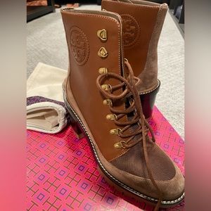 Tory Burch Lug sole Bootie